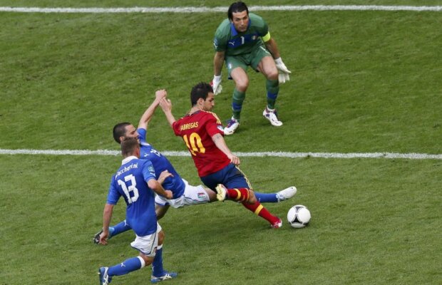 VIDEO Show fără învinşi » Remiza fotbalului de atac. Spania şi Italia au terminat la egalitate, 1-1