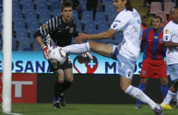 Coleg cu Edinson Cavani? » Napoli reia pista Tătăruşanu