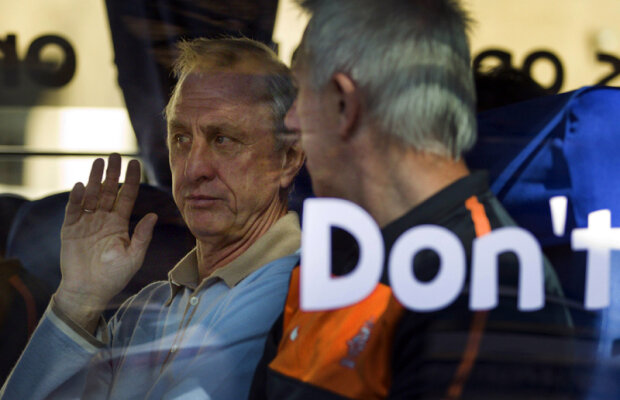 După eşecul cu Danemarca, Cruyff îi critică dur pe Van Marwijk: "Schimbă sau murim!"