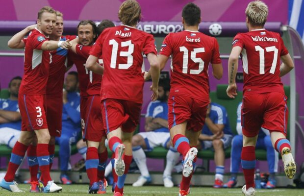 FOTO&VIDEO Cehia a obţinut prima victorie la Euro, 2-1 în faţa Greciei