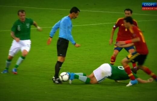 VIDEO Arbitrul Proenca a jucat pentru Spania :) » Faza care i-a enervat teribil pe irlandezi