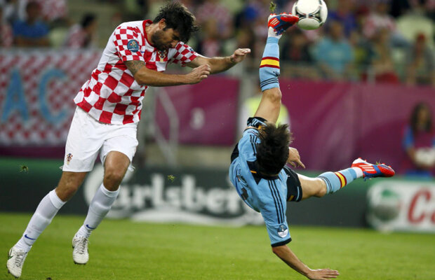 Joachim Low nu se lasă înşelat de jocul Spaniei: "Stau la pîndă!"