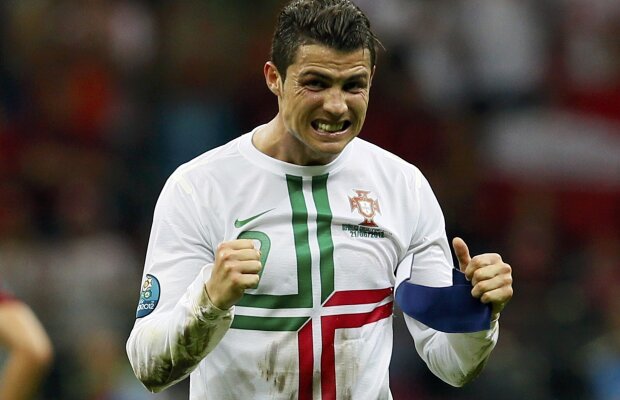 Ronaldo A ULUIT twitter-ul! 10 glume, laude şi răutăcisme pe care trebuie să le citeşti. Bonus: contre între fotomodele :D