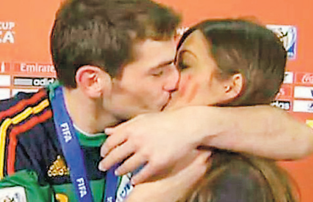 Iker o trădează pe Sara! Ce i-a promis unui reporter în cazul cîştigării Euro