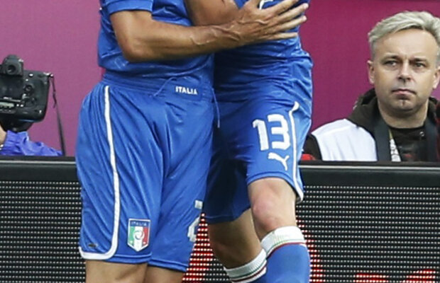 "Genial ca o sticlă de vin vechi sau ca o partidă fabuloasă de amor" » 10 tweet-uri teribile despre Andrea Pirlo