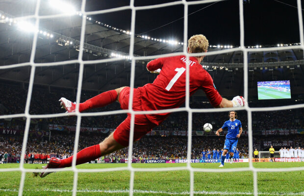 VIDEO Pirlotehnicus » Pirlo i-a făcut cenuşă pe englezi cu o scăriţă genială