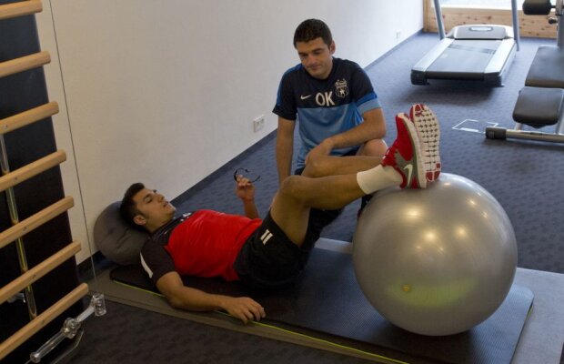 Un stelist se reface pe banii impresarului!