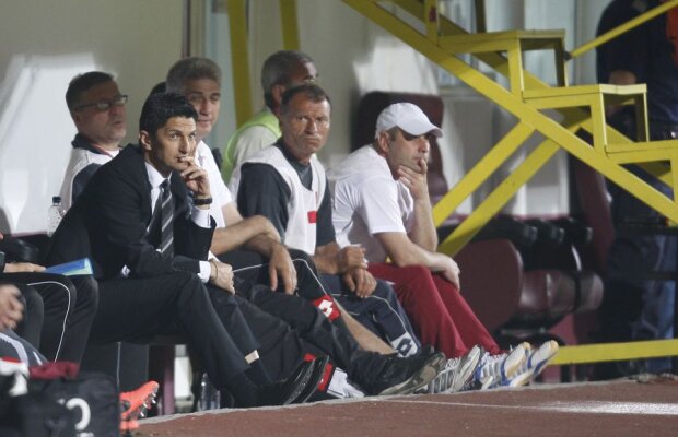 Răzvan Lucescu n-a plecat cu mîna goală din Giuleşti!