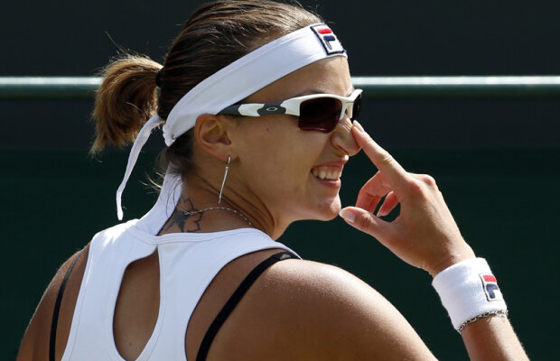 Premieră la Wimbledon » Şvedova a reuşit un set de aur în meciul cu Sara Errani