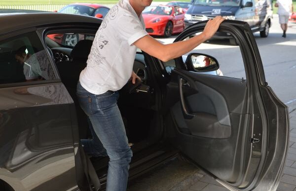 MM, DJ de Ghencea » Managerul Stelei vrea melodii personalizate pentru golurile fiecărui jucător