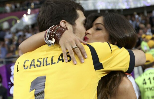 VIDEO Iker s-a cuminţit :) » Casillas s-a abţinut s-o mai sărute cu foc pe Sara, dar nici n-a fost indiferent ;)