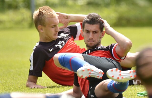 Reghe e cu ochii pe puştii din lot » Cinci tineri pentru viitorul Stelei!