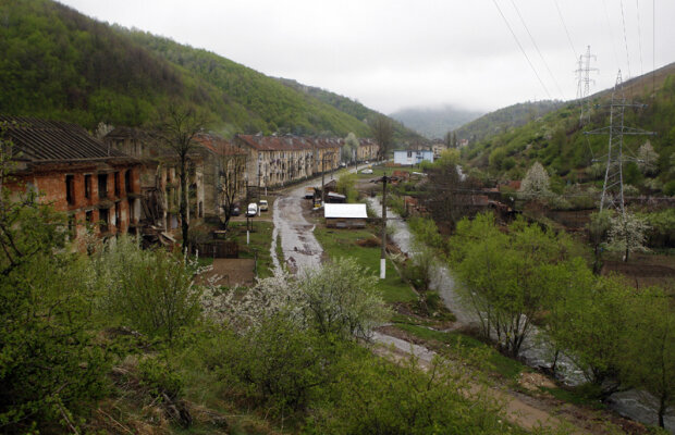 Cînd uraniul ucide sportul » Povestea zguduitoare a coloniei miniere Ciudanoviţa: boxul şi fotbalul au fost îngropate, iar oamenii trăiesc lîngă mormane radioactive!