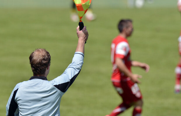 Vor arbitri români! » Dinamo nu mai vrea "fluieraşi" străini la Supercupa României