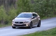 Volvo XC40 a fost surprins fără camufaj