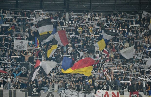 Fanii Universităţii i-au luat în colimator pe Dorinel Popa şi Alex Păcurar: "Nu sîntem tomberonul Petrolului"