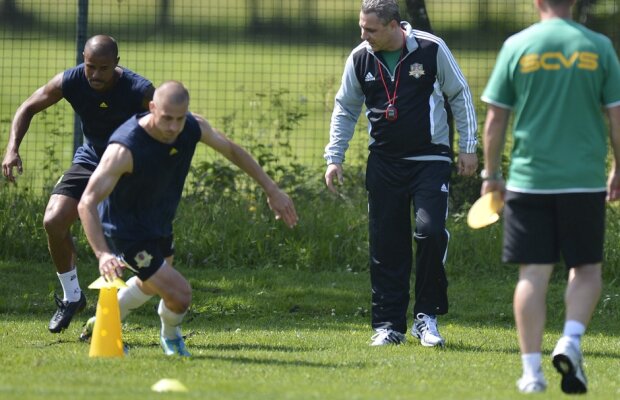 Inflaţie de jucători: Şumudică poate face trei echipe din lotul pe care-l are la Vaslui :O