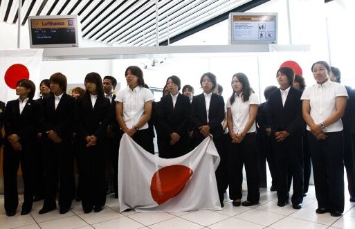 Discriminare de sex » Japonezii au trimis spre Europa fetele la clasa a II-a, în timp ce echipa masculină a mers la clasa business