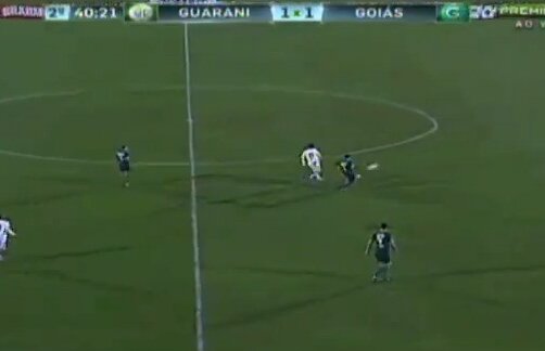 VIDEO El e ”fraierul” etapei: şi-a dat autogol de la 40 de metri :D