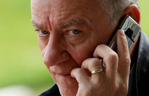 Mircea Sandu dat în fapt: "E disperat, face la UEFA fix ce face Băsescu la Parlamentul Europei"