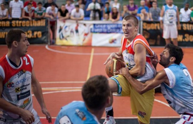 Steaua "86" cu Belodedici şi Bumbescu la Sport Arena Streetball!