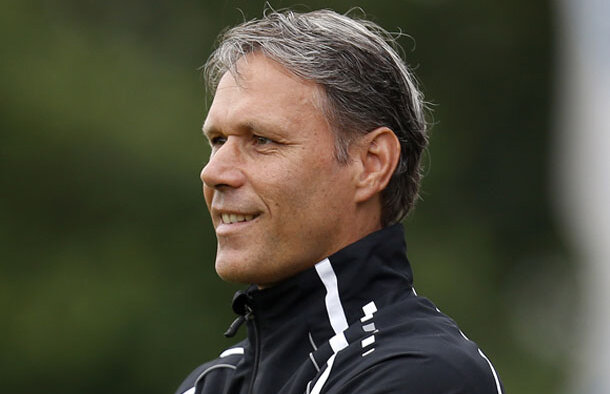 Van Basten se teme de Rapid: "Românii au fotbalişti tehnici"
