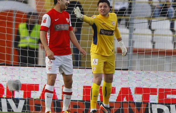 Markus, dat afară după ce l-a bătut pe Bălgrădean! :O » Episod decupat din barurile Vestului Sălbatic: pumni, tăvăleală, înjurături