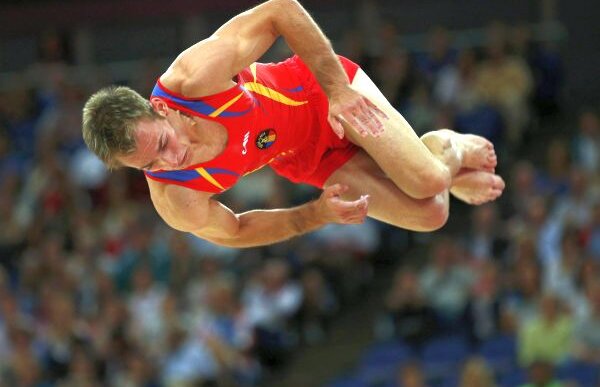 COSR ameninţă că va analiza retragerea lui Flavius Koczi de la individual compus şi va lua măsuri dure: "Ne gîndim să-i retragem bursa olimpică!"