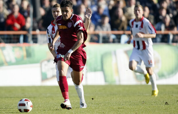VIDEO Moşu' vine şi vara! » CFR Cluj s-a impus în meciul cu Oţelul după două "cadouri" primite de la adversari