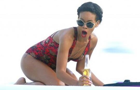 Rihanna s-a intalnit in secret cu Chirs Brown, fostul iubit care a batut-o