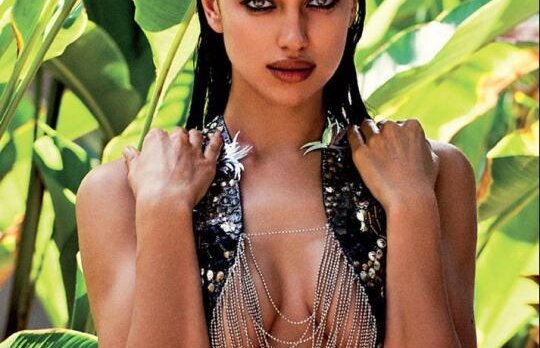 Irina Shayk, fierbinte intr-un pictorial pentru costume de baie columbiene