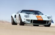 O raritate de Ford GT40 s-a vândut pentru 11 mil USD