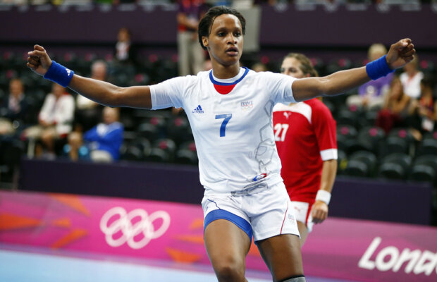 Pregătite de spectacol » Bulatovici şi Pineau, la primul antrenament în tricoul Oltchimului