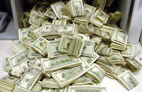 Se joacă pe bani mulţi » Calificarea în grupe ar umple conturile echipelor româneşti! Ce prime au jucătorii