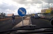Video: Dispută în trafic care NU se termină cu bătaie