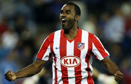 Refuzat de Steaua pe motiv că e negru, Pongolle îl dă pe mîna autorităţilor pe Gigi Becali!