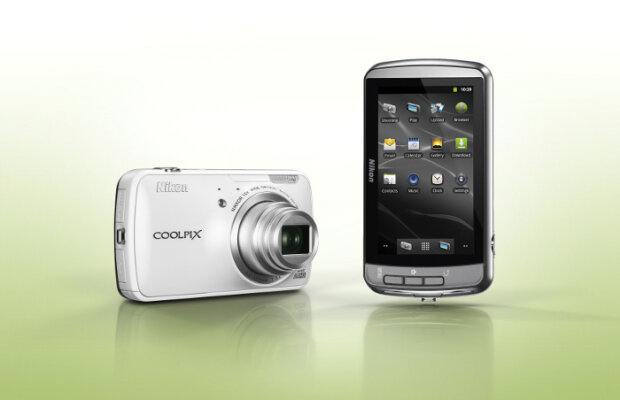 Noutăţi de la Nikon: prima cameră cu Android şi cel mai mic Coolpix