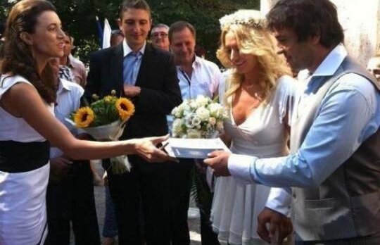 Delia a fost superba la cununia civila! Iata ce a purtat jurata X Factor!