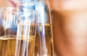 Căsnicia le "împinge” pe femei spre băutură