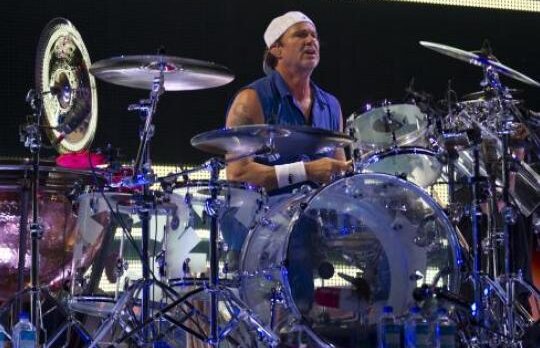 Chad Smith, tobosarul red Hot Chili Peppers: "Sunt fiul ilegitim al lui Ilie Nastase si al Nadiei Comaneci"