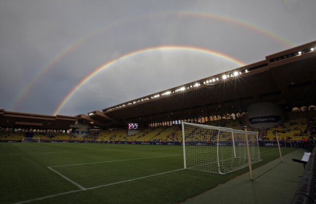 VIDEO Falcao deasupra curcubeului » Nu există vîrf în lume ca Radamel: columbianul a spulberat-o pe Chelsea în Supercupa Europei!