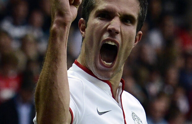 VIDEO Mr. Van Perfect » Iată pe cine ţine Van Gaal rezervă la "naţională"