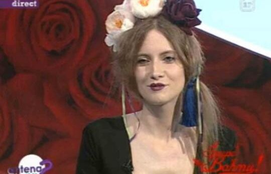 Iulia Albu, ca o sorcova la "Incepe Bahmu!"