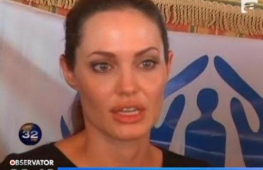 Angelina Jolie a vizitat o tabara de refugiati sirieni din Iordania