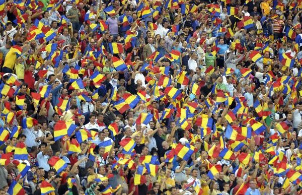 Decizia Naşului de a deschide porţile cu o oră înainte de meci a băgat în joc de glezne întreg dispozitivul de securitate de la stadion: ”Lumea o să vrea să intre moca şi cu Olanda”