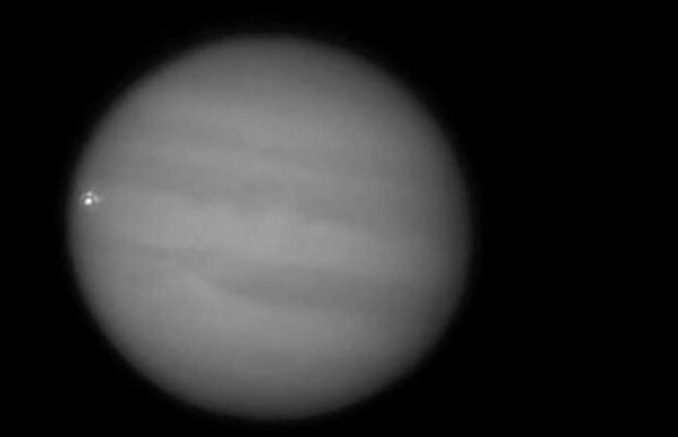 FENOMEN INCREDIBIL, ratat de NASA, dar surprins de un amator: Cum a salvat Jupiter Terra de la un impact devastator  (VIDEO)