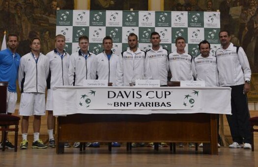 Pregătiţi pentru Finlanda » Echipa României luptă pentru a se menţine în apropierea barajului pentru elita mondială