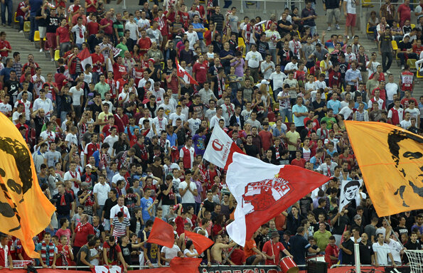 Corul şcolii » Dinamo a avut o galerie mică, dar inimoasă la meciul cu CFR Cluj