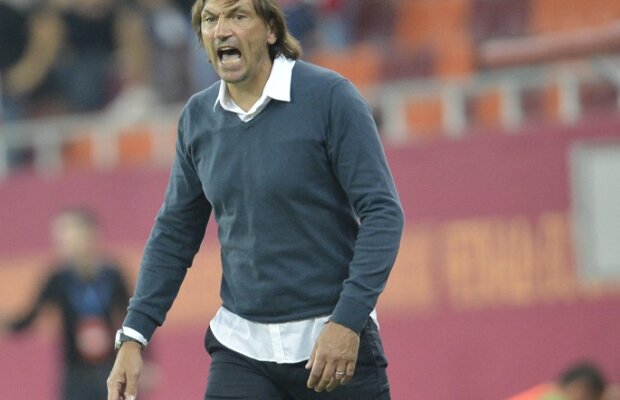 Separat de echipă » Jucătorii dinamovişti sînt nemulţumiţi de Bonetti