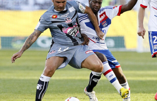 VIDEO Furios ca un corsican » Mutu a debutat agresiv la Ajaccio, dar noua sa echipă a pierdut cu Lyon (0-2)